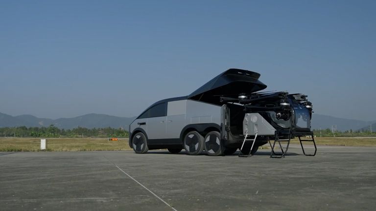 Číňané spustili první továrnu na létající auta